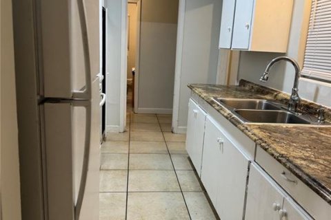 House in Bradenton, Florida 4 bedrooms, 126.81 sq.m. № 2206338 - photo 17