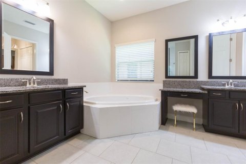 House in Apollo Beach, Florida 4 bedrooms, 231.51 sq.m. № 1784412 - photo 18