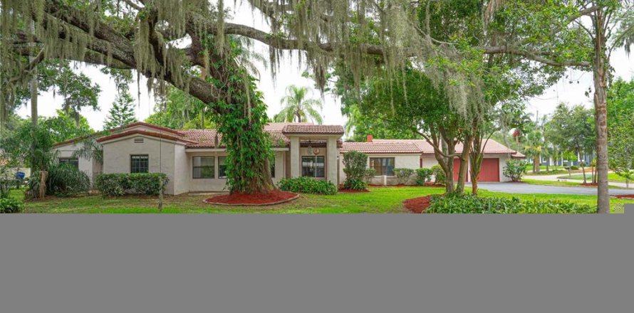 House in Orlando, Florida 4 bedrooms, 284.19 sq.m. № 1767772