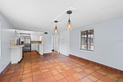 House in Orlando, Florida 4 bedrooms, 284.19 sq.m. № 1767772 - photo 9