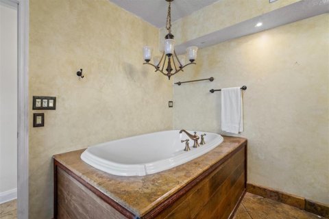 House in Orlando, Florida 4 bedrooms, 284.19 sq.m. № 1767772 - photo 21