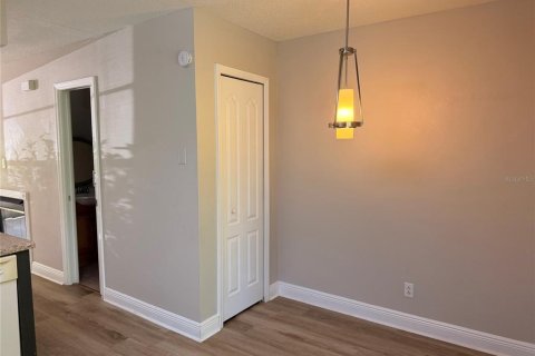 Touwnhouse à vendre à Winter Springs, Floride: 2 chambres, 83.24 m2 № 2380932 - photo 13