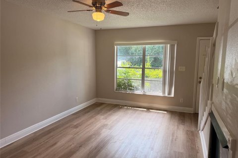 Touwnhouse à vendre à Winter Springs, Floride: 2 chambres, 83.24 m2 № 2380932 - photo 8