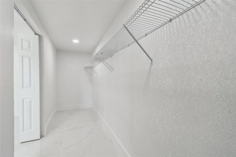 House in Clearwater, Florida 4 bedrooms, 133.5 sq.m. № 1848490 - photo 26