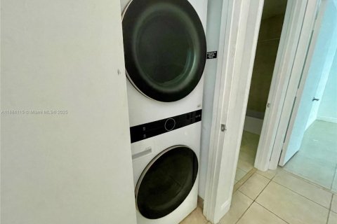 Copropriété à louer à Miami, Floride: 1 chambre, 60.48 m2 № 1945040 - photo 6