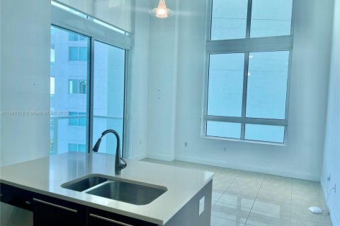 Copropriété à louer à Miami, Floride: 1 chambre, 60.48 m2 № 1945040 - photo 2