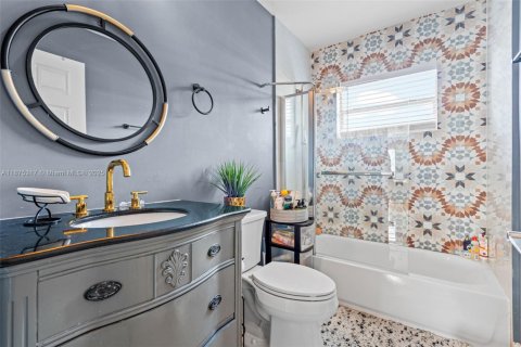 Villa ou maison à vendre à Hollywood, Floride: 3 chambres, 143.07 m2 № 1928038 - photo 20