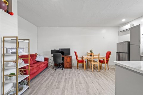 Villa ou maison à vendre à Hollywood, Floride: 3 chambres, 143.07 m2 № 1928038 - photo 30