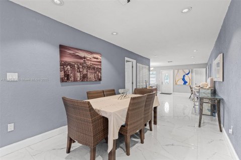 Villa ou maison à vendre à Hollywood, Floride: 3 chambres, 143.07 m2 № 1928038 - photo 8