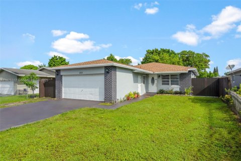 Villa ou maison à vendre à Hollywood, Floride: 3 chambres, 143.07 m2 № 1928038 - photo 3