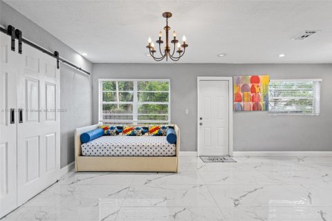 Villa ou maison à vendre à Hollywood, Floride: 3 chambres, 143.07 m2 № 1928038 - photo 9