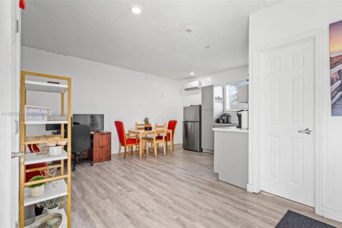 Villa ou maison à vendre à Hollywood, Floride: 3 chambres, 143.07 m2 № 1928038 - photo 27