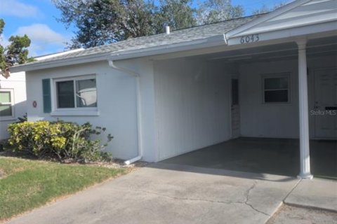 Casa en Bradenton, Florida 2 dormitorios, 80.36 m2 № 2113943