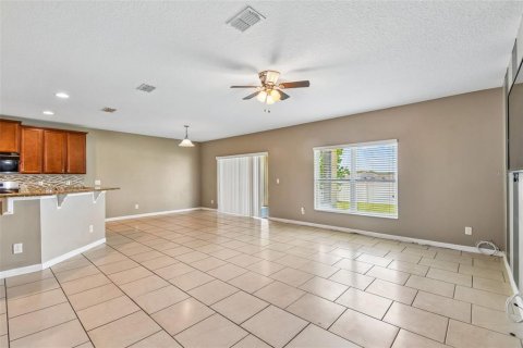 Casa en venta en Davenport, Florida, 5 dormitorios, 311.97 m2 № 2102121 - foto 23