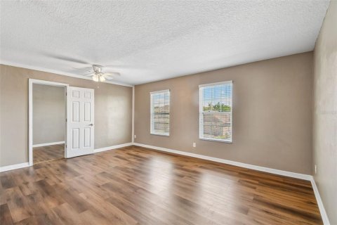 Casa en venta en Davenport, Florida, 5 dormitorios, 311.97 m2 № 2102121 - foto 30