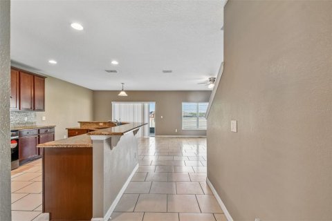 Casa en venta en Davenport, Florida, 5 dormitorios, 311.97 m2 № 2102121 - foto 13