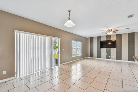 Casa en venta en Davenport, Florida, 5 dormitorios, 311.97 m2 № 2102121 - foto 20