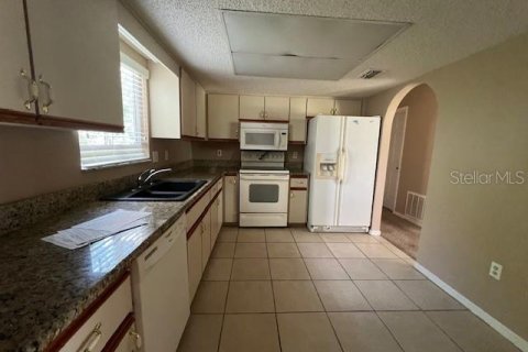 House in Summerfield, Florida 2 bedrooms, 120.4 sq.m. № 1904340 - photo 8