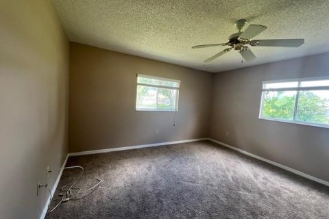 House in Summerfield, Florida 2 bedrooms, 120.4 sq.m. № 1904340 - photo 2