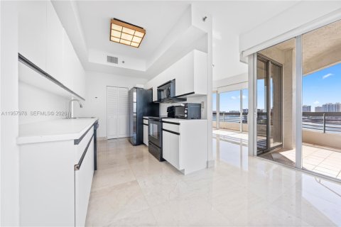 Copropriété à vendre à Aventura, Floride: 2 chambres, 125.7 m2 № 2028742 - photo 21