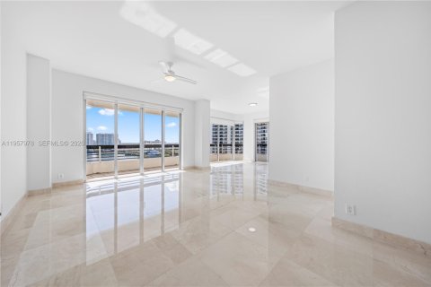 Copropriété à vendre à Aventura, Floride: 2 chambres, 125.7 m2 № 2028742 - photo 12