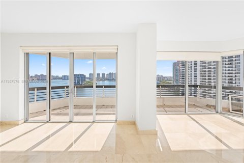 Copropriété à vendre à Aventura, Floride: 2 chambres, 125.7 m2 № 2028742 - photo 9