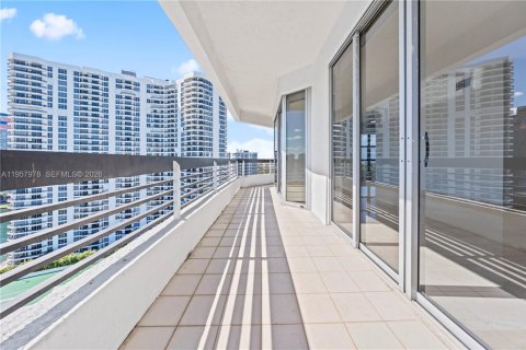 Copropriété à vendre à Aventura, Floride: 2 chambres, 125.7 m2 № 2028742 - photo 6