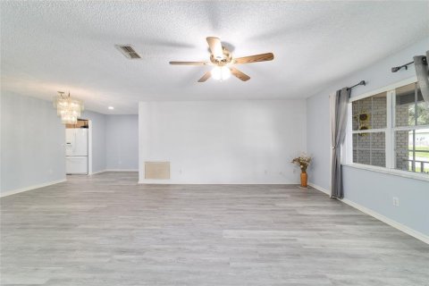 Villa ou maison à vendre à Ocala, Floride: 3 chambres, 161.84 m2 № 1904563 - photo 16