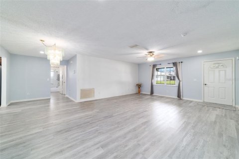 Villa ou maison à vendre à Ocala, Floride: 3 chambres, 161.84 m2 № 1904563 - photo 14