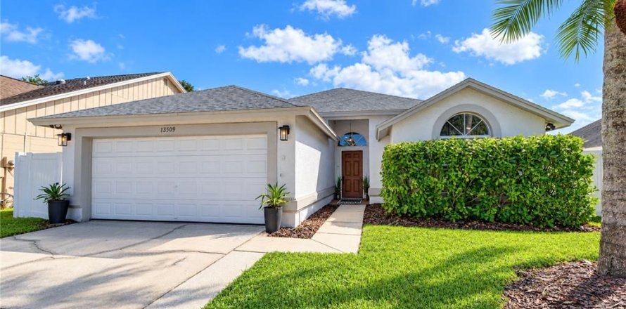 Casa en Tampa, Florida 3 dormitorios, 141.03 m2 № 2425665