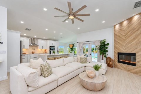 Casa en venta en Tampa, Florida, 3 dormitorios, 141.03 m2 № 2425665 - foto 8