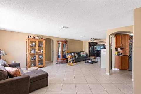House in Holiday, Florida 4 bedrooms, 266.54 sq.m. № 1826570 - photo 7