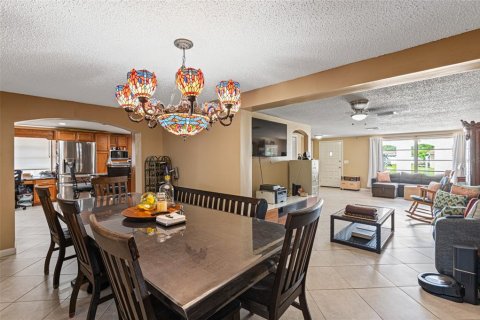 House in Holiday, Florida 4 bedrooms, 266.54 sq.m. № 1826570 - photo 9