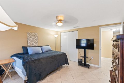 House in Holiday, Florida 4 bedrooms, 266.54 sq.m. № 1826570 - photo 21