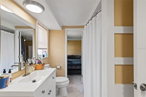 House in Holiday, Florida 4 bedrooms, 266.54 sq.m. № 1826570 - photo 15
