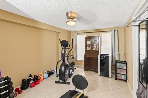 House in Holiday, Florida 4 bedrooms, 266.54 sq.m. № 1826570 - photo 23