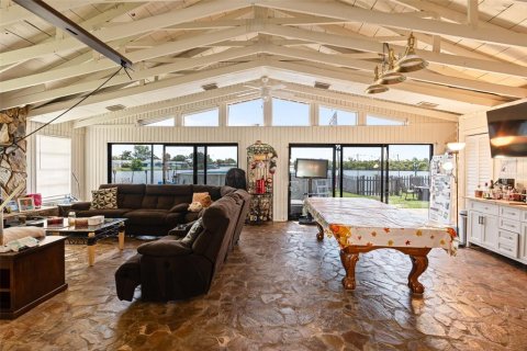 House in Holiday, Florida 4 bedrooms, 266.54 sq.m. № 1826570 - photo 28