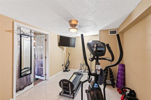 House in Holiday, Florida 4 bedrooms, 266.54 sq.m. № 1826570 - photo 24