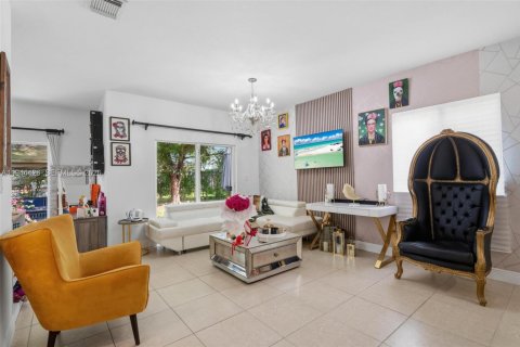 Casa en venta en Homestead, Florida, 4 dormitorios, 163.69 m2 № 2001038 - foto 7