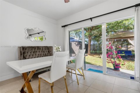 Casa en venta en Homestead, Florida, 4 dormitorios, 163.69 m2 № 2001038 - foto 11