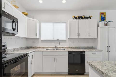 Casa en venta en Homestead, Florida, 4 dormitorios, 163.69 m2 № 2001038 - foto 16