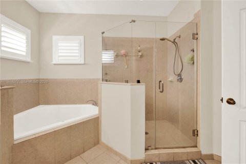 House in Homestead, Florida 5 bedrooms, 304.35 sq.m. № 2036250 - photo 28