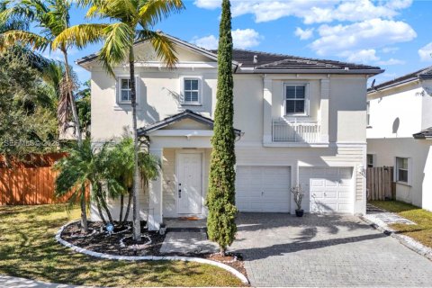 House in Homestead, Florida 5 bedrooms, 304.35 sq.m. № 2036250