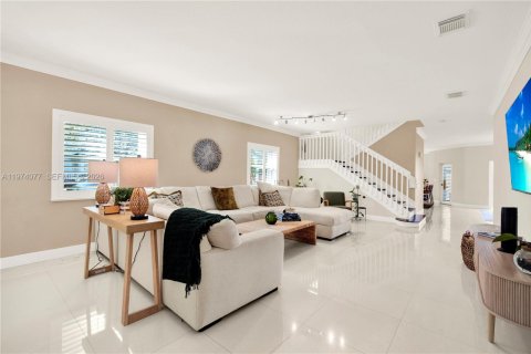 House in Homestead, Florida 5 bedrooms, 304.35 sq.m. № 2036250 - photo 2