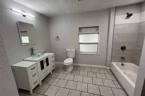 Villa ou maison à louer à Lakeland, Floride: 5 chambres, 212.28 m2 № 1839817 - photo 7