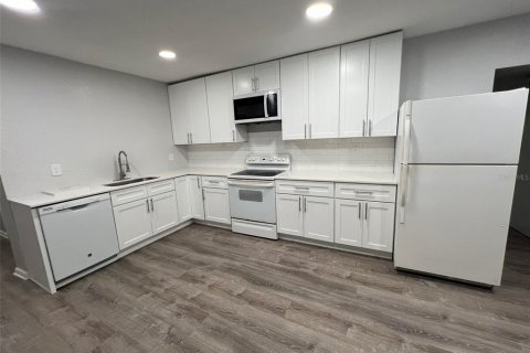 Villa ou maison à louer à Lakeland, Floride: 5 chambres, 212.28 m2 № 1839817 - photo 5