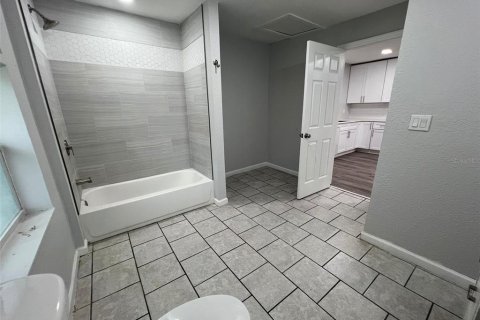Villa ou maison à louer à Lakeland, Floride: 5 chambres, 212.28 m2 № 1839817 - photo 9