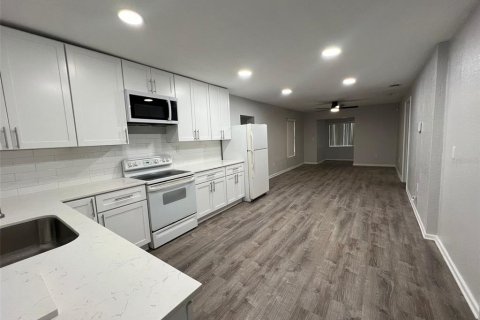 Villa ou maison à louer à Lakeland, Floride: 5 chambres, 212.28 m2 № 1839817 - photo 6