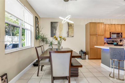 Villa ou maison à vendre à Miramar, Floride: 4 chambres, 190.82 m2 № 1836009 - photo 9