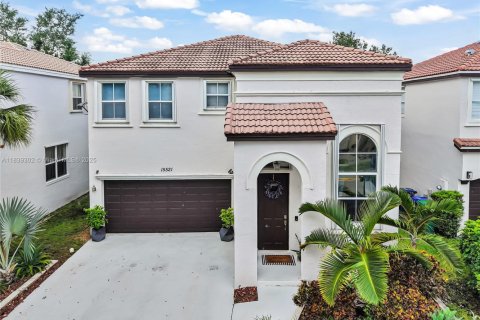 Villa ou maison à vendre à Miramar, Floride: 4 chambres, 190.82 m2 № 1836009 - photo 2